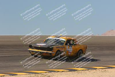 media/Oct-15-2023-Lucky Dog Racing Chuckwalla (Sun) [[f659570f60]]/2nd Stint Bowl/